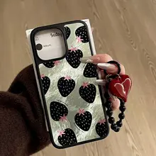 個性的な黒いストロベリー柄ハートブレスレット【iPhone対応・マグネット式・衝撃吸収】（セットアップ対応）