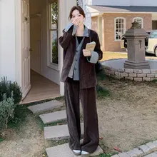 デザイン性のある軽やかな印象！フェイク二重のカジュアルジャケットとスリム長ズボン【女性用・早春向け】（セットアップ対応）
