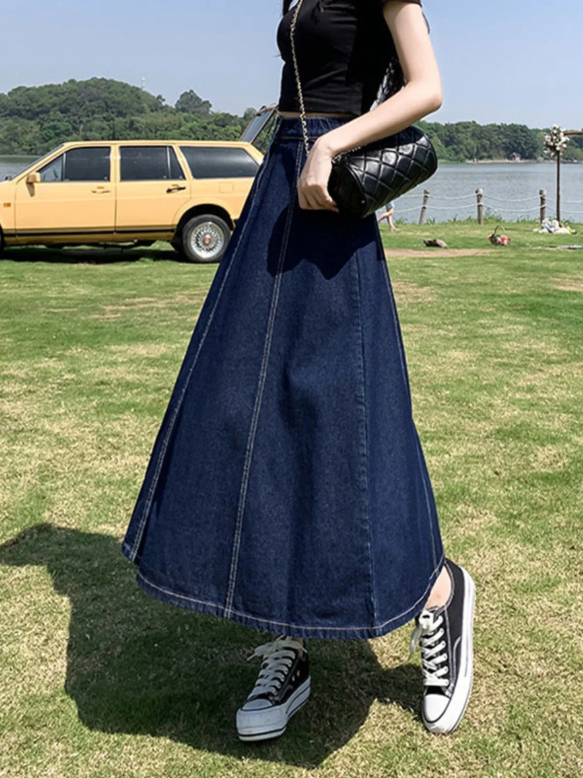 プリーツスカート コーデ 完全ガイド｜トップス選びの7つのルールと実際のコーデ