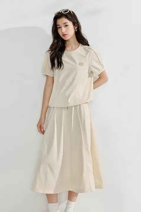 夏用のティーシャツとドローストリングスカート【通気性・女性用】（セットアップ対応）