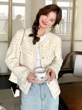 高級感ある米白色のショートジャケット【女性用・春秋・美しいデザイン・クラシックスタイル】（セットアップ対応）