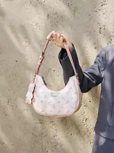 大容量のショルダーバッグ【斜め掛け・高級感・通勤用】