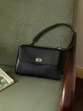 ソフトレザー製 フラップロック付きショルダーバッグ【日常通勤用・斜め掛け・トートバッグ】