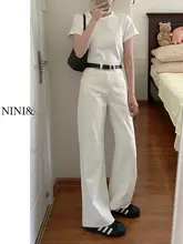 白色の細身ワイドレッグジーンズ【ハイウエスト・ルーズフィット・小柄向け】