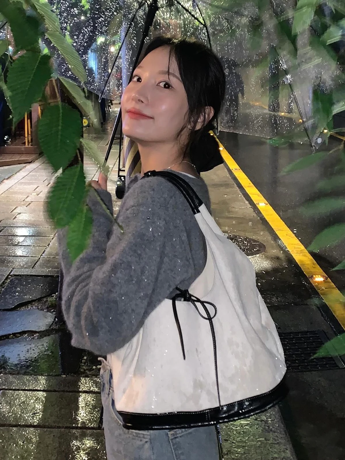 お出かけトートバッグで通勤も旅行もスムーズに？この1つのバッグが解決する理由とは
