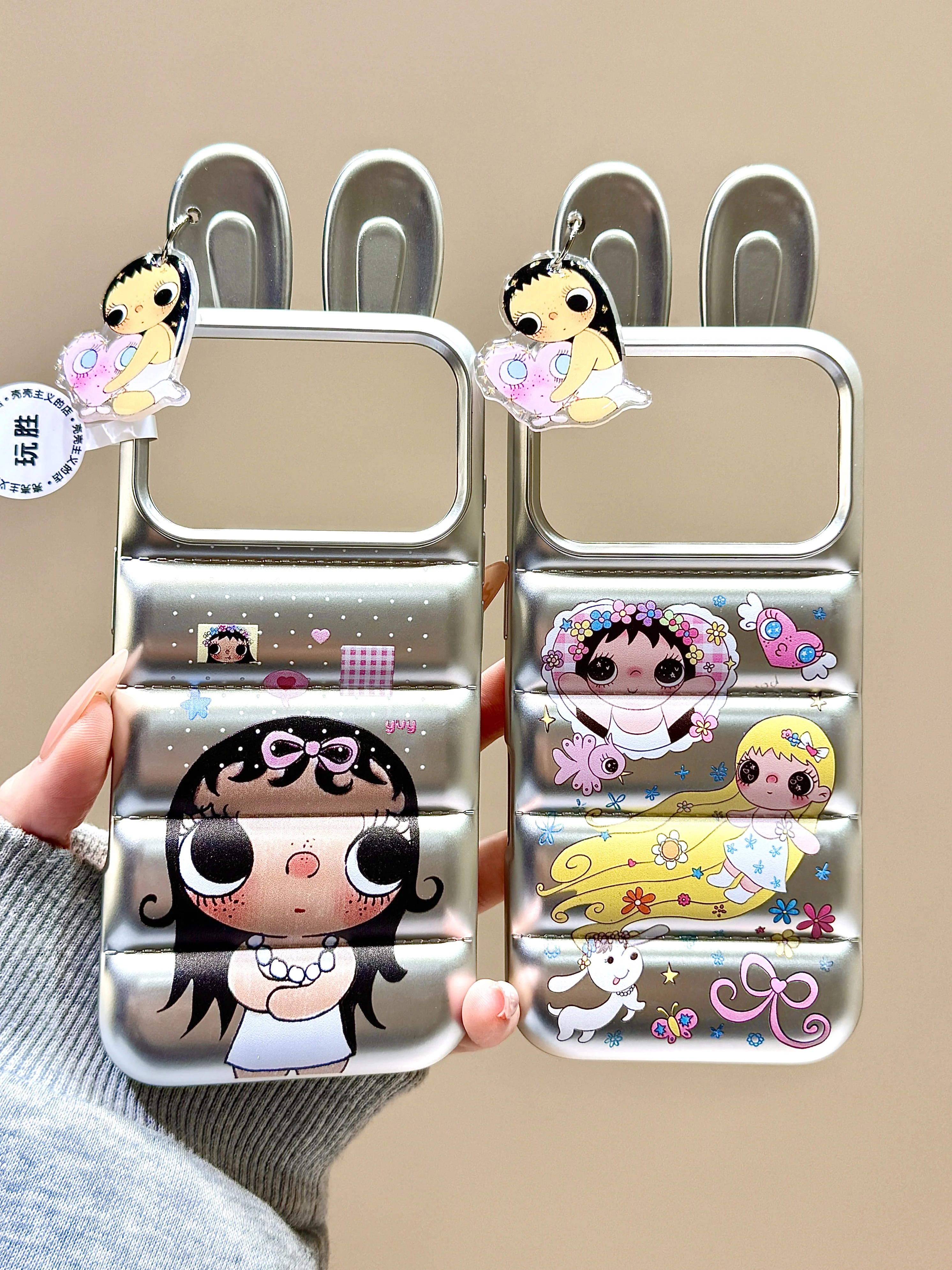 通帳ケースにキャラクターをつけるのは、本当に必要なのか？