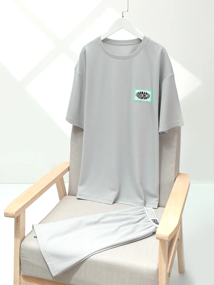 快適な華夫格面料の半袖Tシャツ：春夏に最適なルームウェアの実用性と性能解析