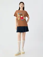 刺繍デザインのフィットTシャツ【ラウンドネック・カジュアル・女性用】
