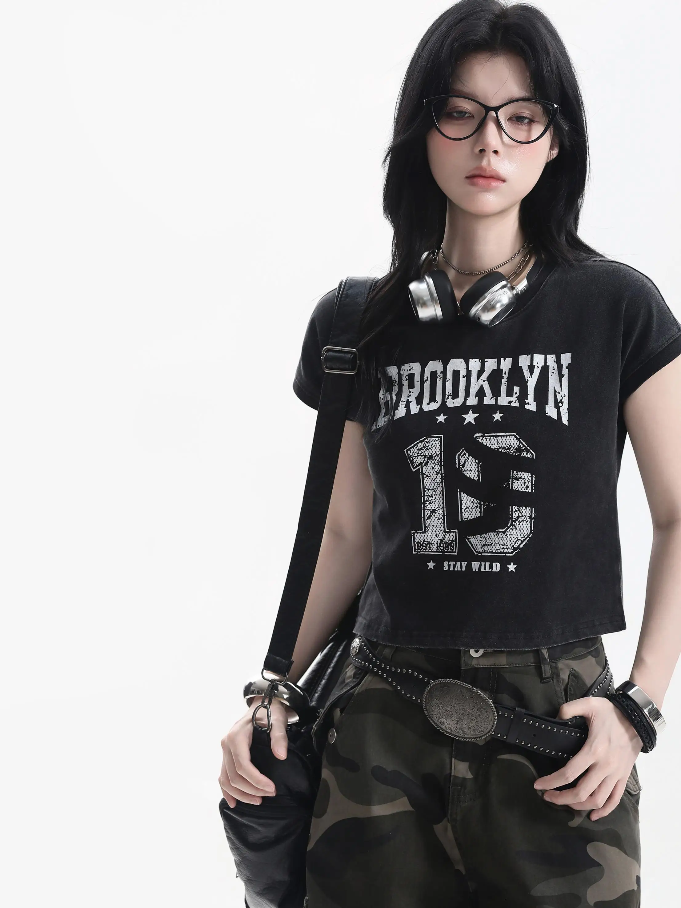 cropped t shirt はどんなときに着るべき？その選び方と組み合わせのコツを徹底解説