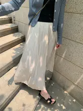 白色の高腰フレアスカート【微光沢・シワ加工・ロング丈】