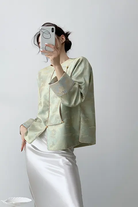 中国風レトロデザインのゆったりショートジャケット【丸首・秋用・刺繍】