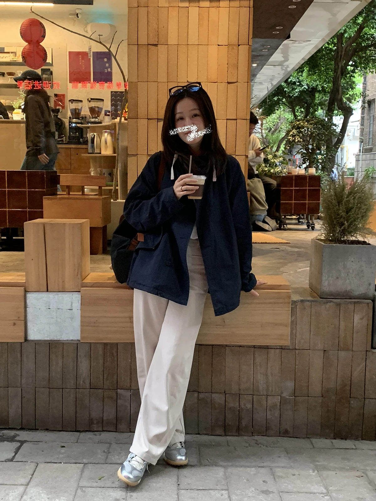 40代の女性が選ぶ、デニムカーブタックパンツと違う「高腰デニムパンツ」は本当に必要？
