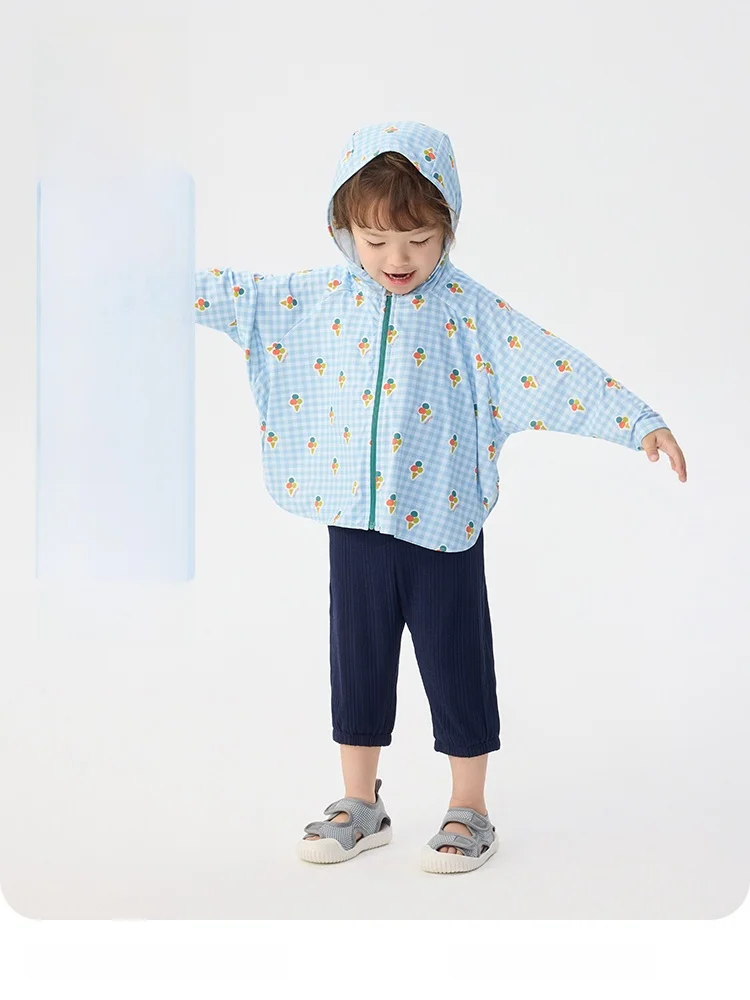 気温20度のとき、子どもに着せるべきジャケットは？