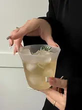 国風デザインのマット仕上げガラス茶杯【ラッパ口・古典スタイル・飲み物用】