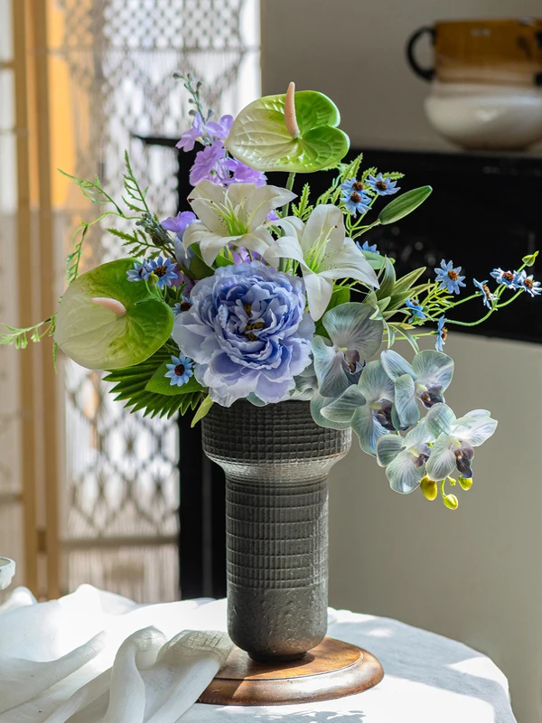 高級感のある造花の花束：リビング・ダイニング用インテリア装飾の実用性とデザイン性