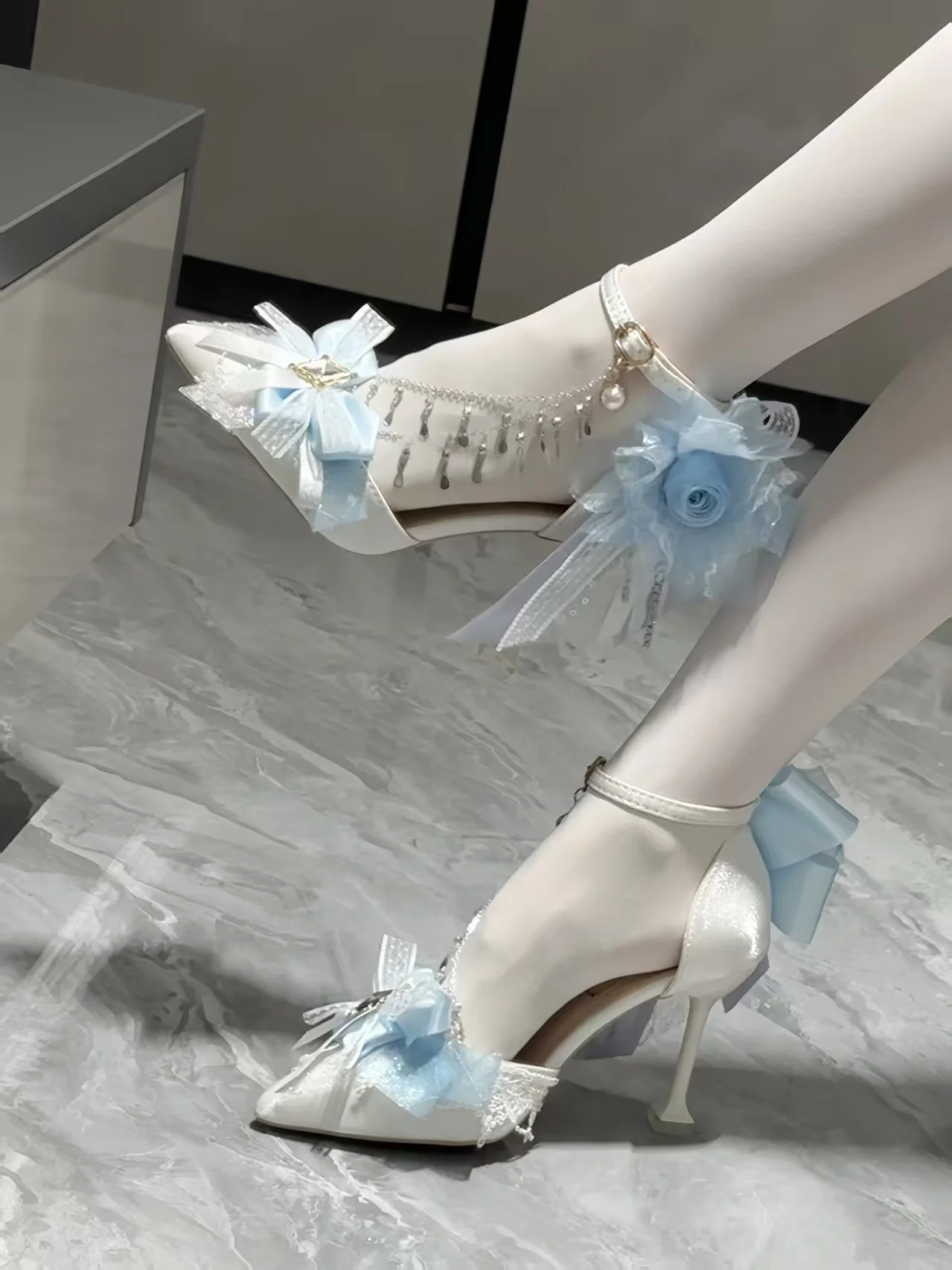 青の靴とは何か：デザインと機能を解明した実用ガイド