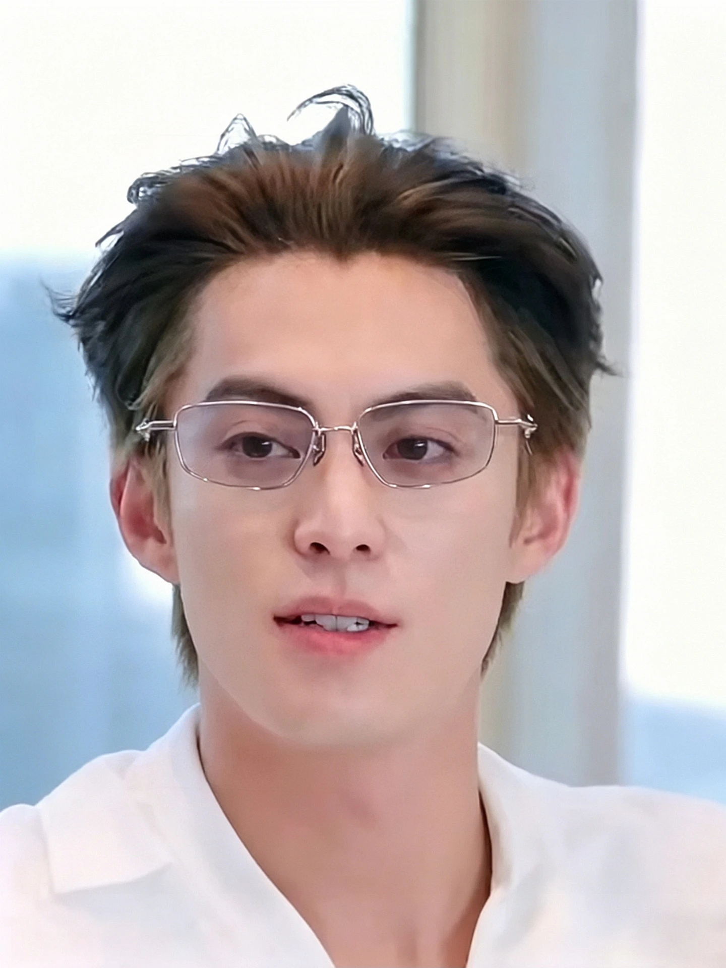 eyewear 2 とは？その本質と、日常に溶け込むファッションアイテムとしての選び方