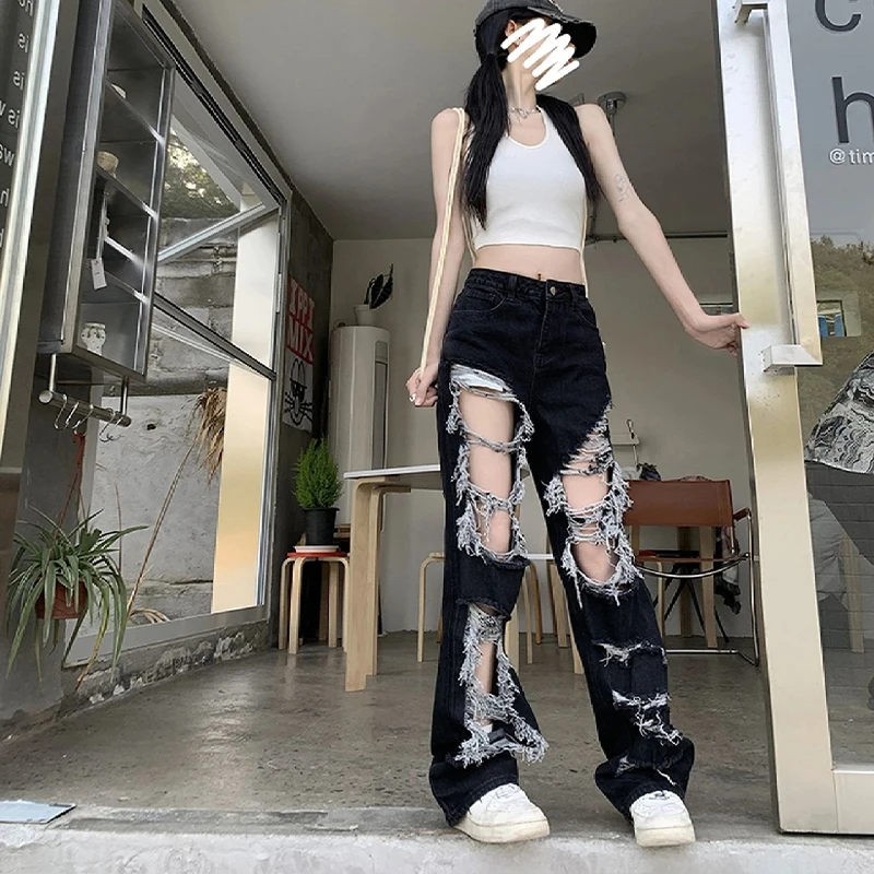 ブラックダメージデニムパンツ：ワイドレッグスタイルで夏のカジュアルを実現