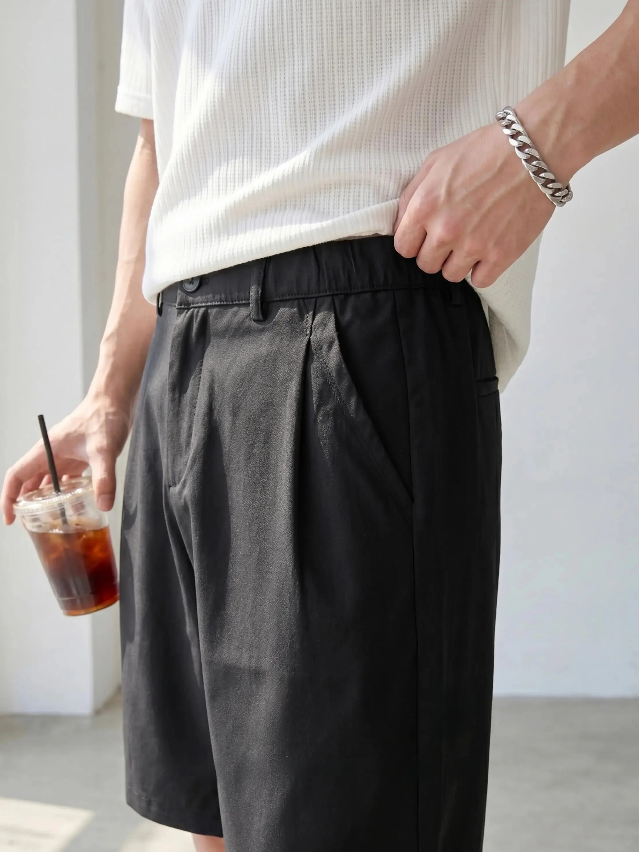 夏のメンズ下着で通気性と軽さを両立するには？LUUDの立体裁剪ショートパンツが答えになる