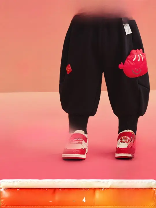 キッズパンツ ロングパンツ ボーイズ ガールズ レッド 着回し お正月 迎春「Balabala」