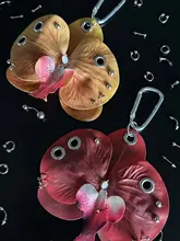 穴あけ不要デザインの花モチーフキーホルダー【スタイリッシュな小物使いに最適】