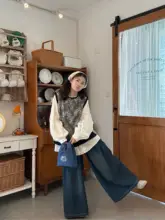 刺繍入りのゆったりシャツとベスト・デニムパンツのコーディネート（セットアップ対応）