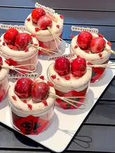 ミニさくらんぼと山査子の小さなケーキ【新年祝福デザイン・干支クッキー】