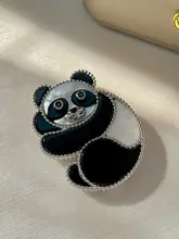 パンダブローチ【黒瑪瑙・デザイン性のある幸運な動物・冬のコート用アクセサリー】
