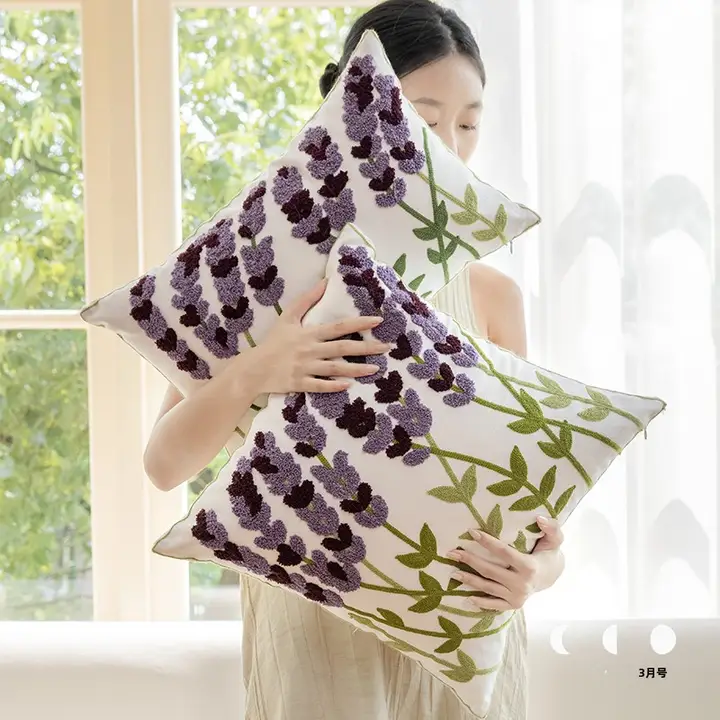 クッションカバー 刺繍 小花柄 パープル シンプル おしゃれ オリジナルデザイン リビング ソファ 寝室 出窓 インテリア