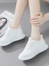 女性用白色テニスシューズ【軽量・クッション性・バドミントン・バレーボール対応】