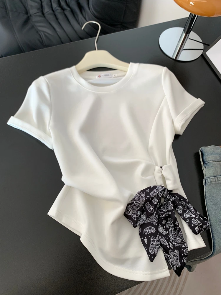通勤スタイルに悩むあなたへ：tシャツ レディース コーデの選び方って何？