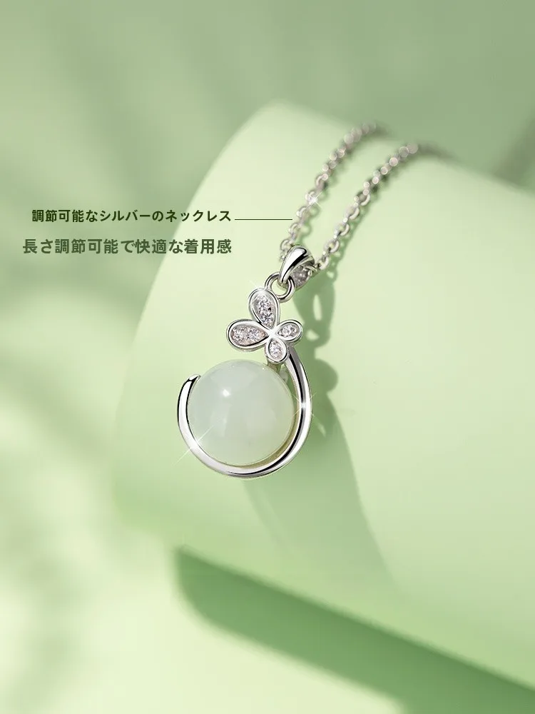 天然真品和田玉のシルバーネックレス：高級感と自然美を融合した女性向けアクセサリー