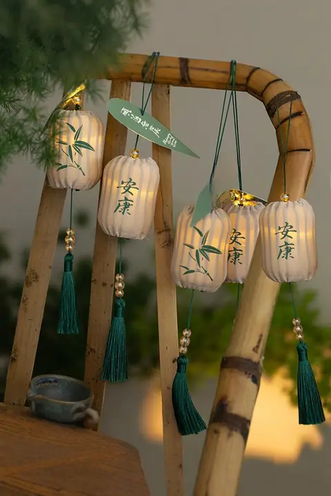 古風デザインのミニランタン飾り【光るグリーン植物・手作りDIY・お祝い用】