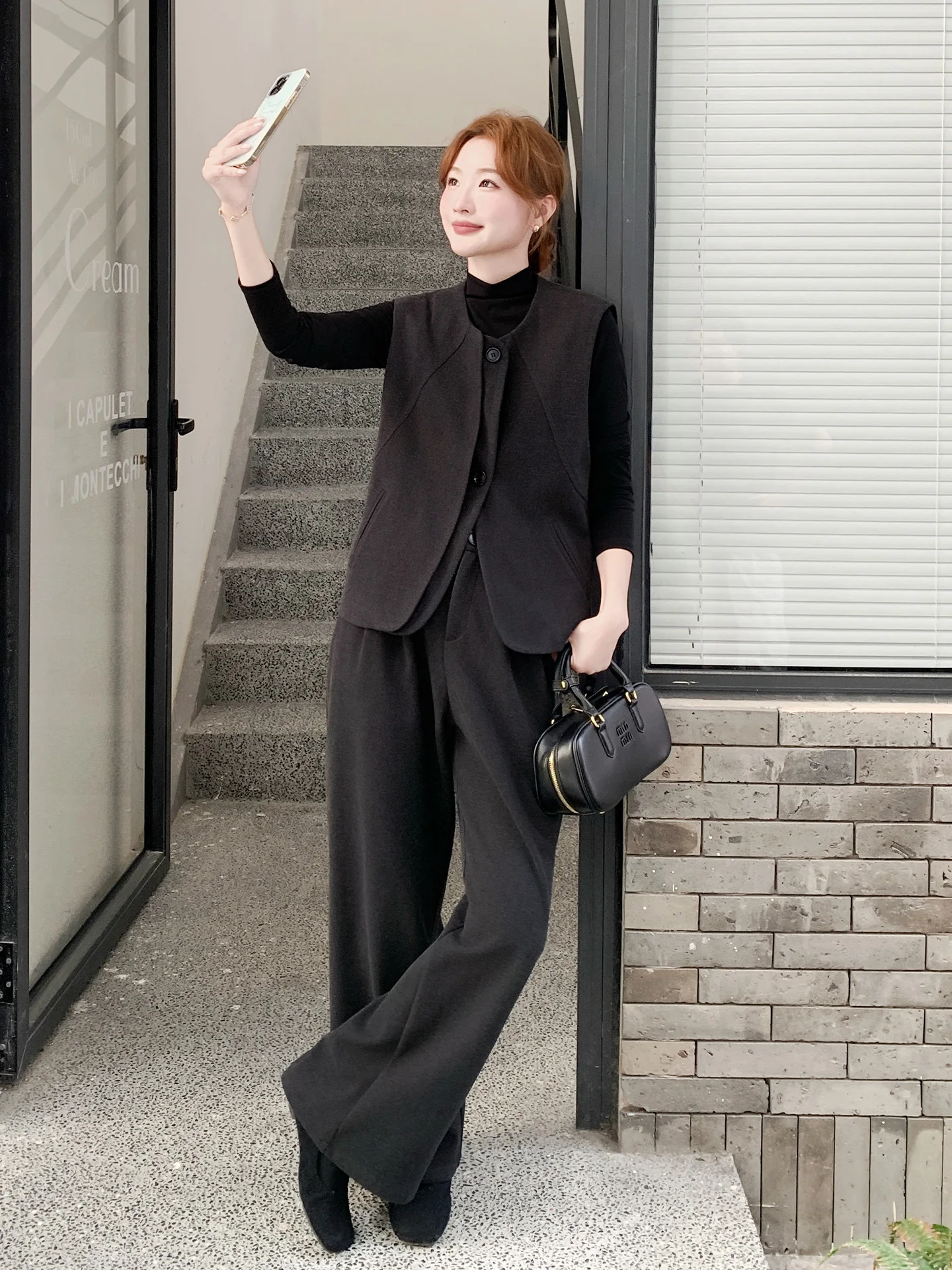 黒 ベスト おすすめモデル：韓国風カジュアルベストとワイドパンツセットの実用性解析