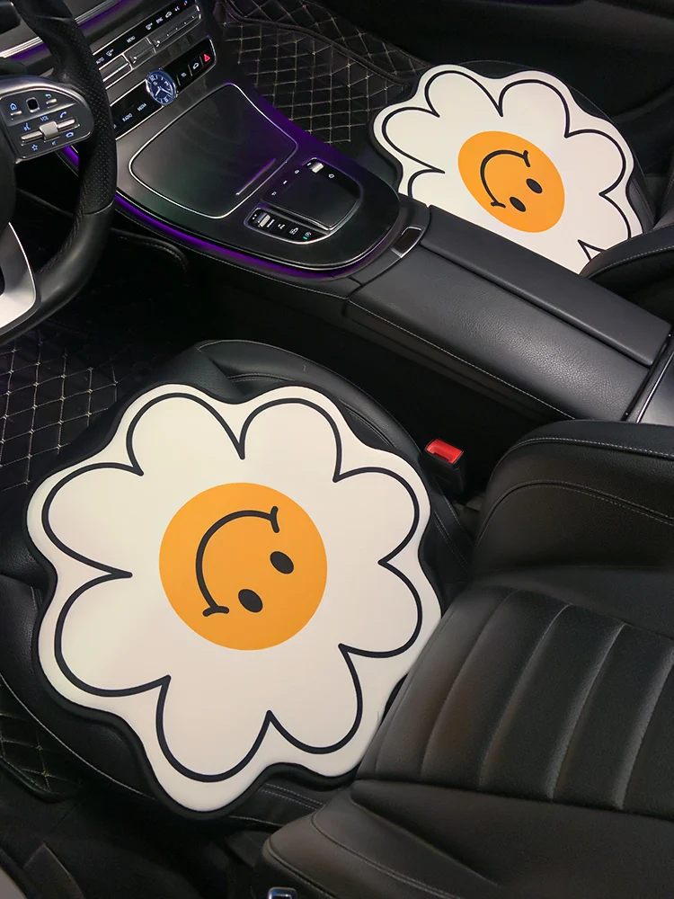 車内装シートを選ぶときに迷うのは、本当に「見た目」だけなのか？