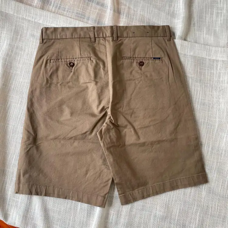 シンプルで使いやすい メンズ夏用コットンショートパンツの快適性と実用性