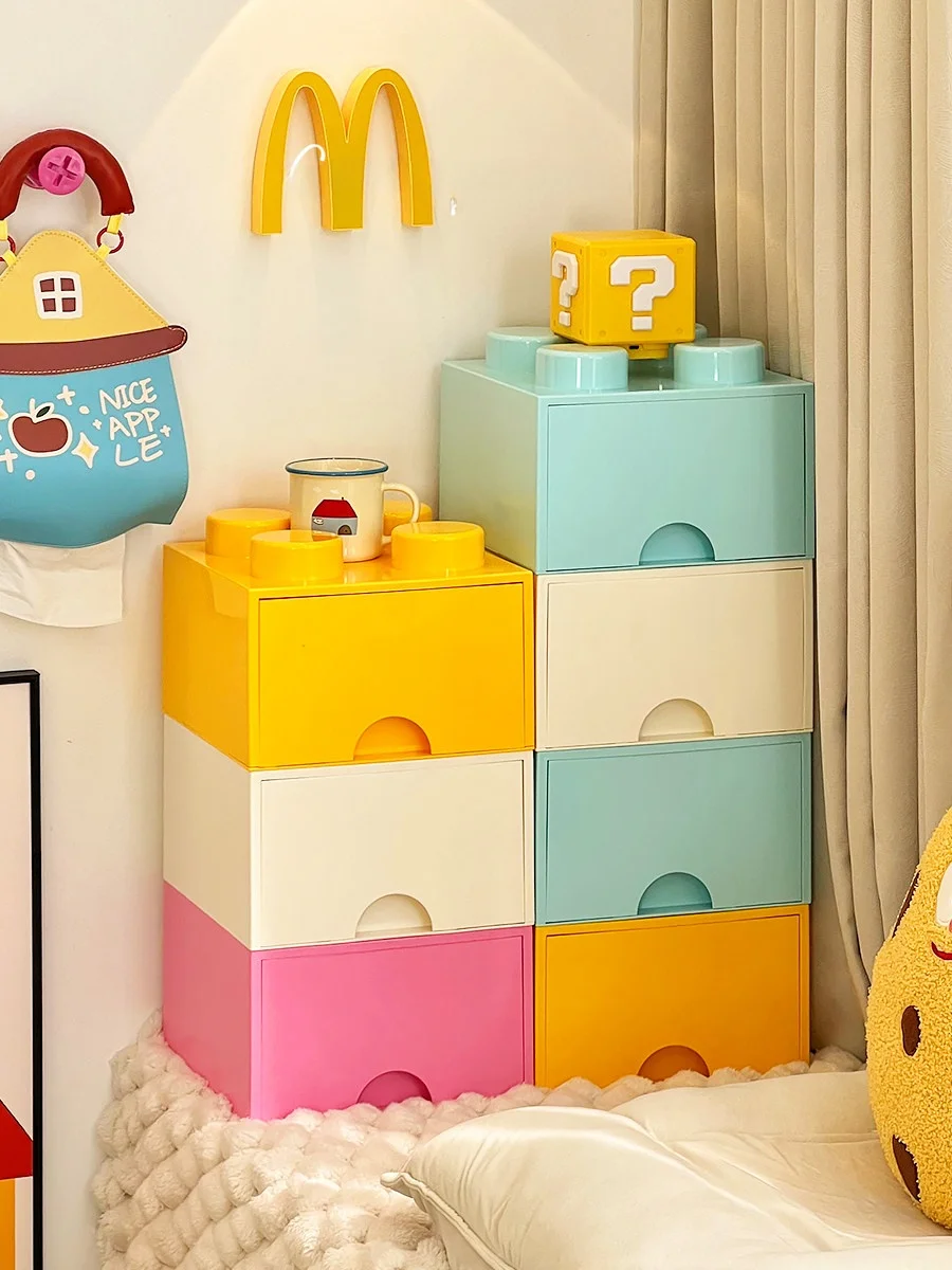多機能飾り窓収納キャビネット：物が多すぎる部屋でも効率的に収納できる仕組み