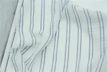 薄手の落ち感と微光沢のある天青色ストライプリネン混布地