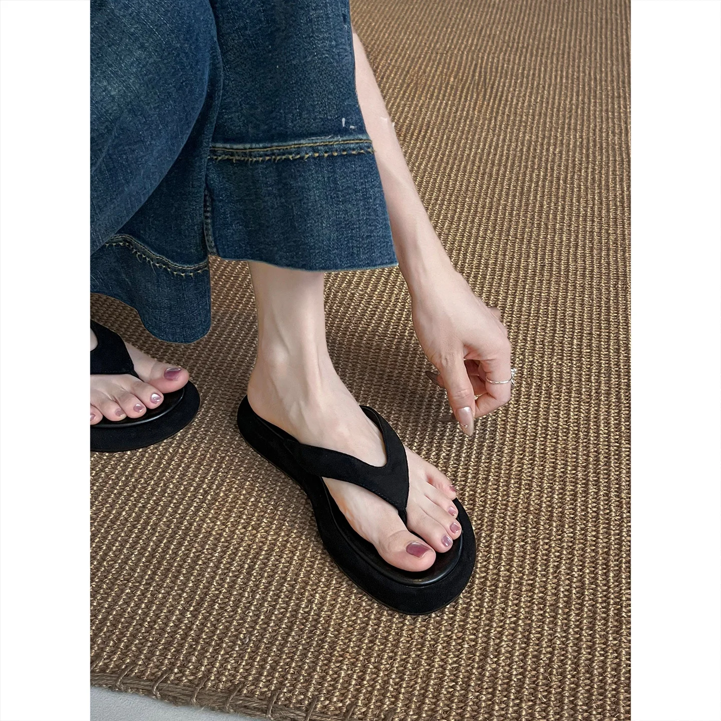 厚底サンダル：フレンチスタイルの快適ビーチリゾート用女性用トングデザイン