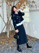 深い青色の刺繍とパッチワークの女性用スカート【春冬向け・高級感あり・ロングスリーブ】（セットアップ対応）