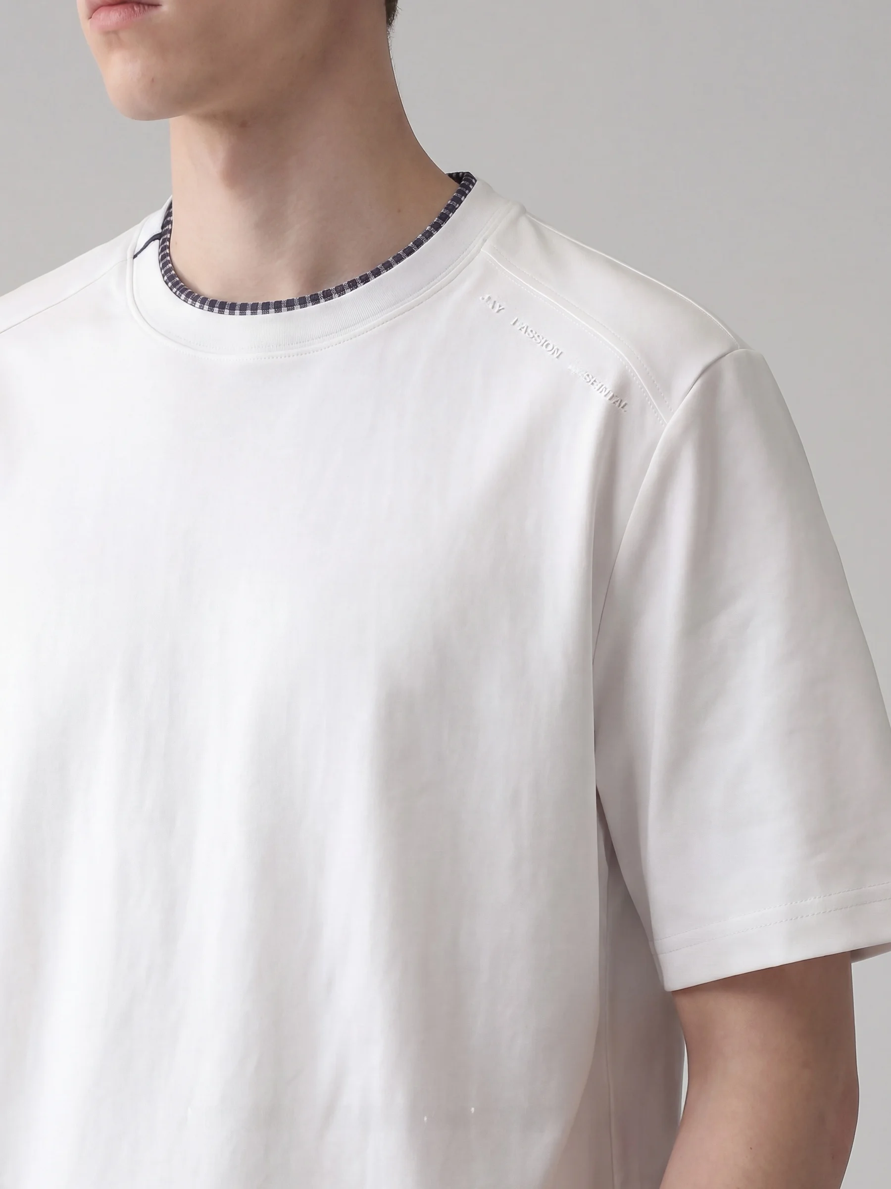 通勤の疲れを一瞬で和らげる、今夏の最適なTシャツはどれ？
