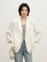 ダブルボタンデザインの薄手レディースブレザー【フィット・通勤用】