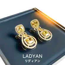 華やかに輝くビジューイヤリング【長めの透かしデザイン・ヴィンテージスタイル】