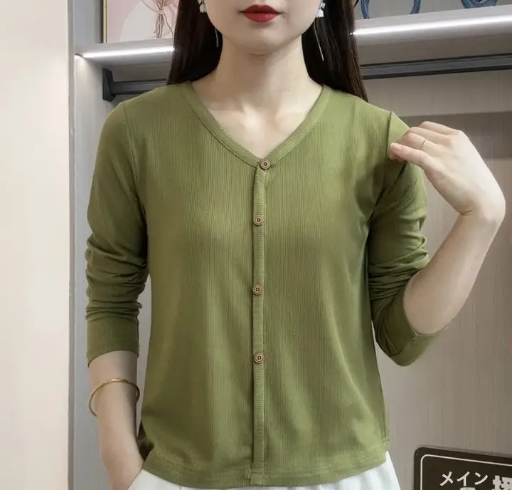 Vネック長袖Tシャツ【無地・ストレッチコットン・薄手・カジュアル】