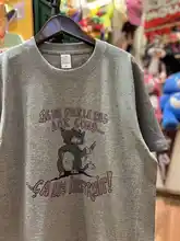 アメリカンビンテージデザインの猫プリントTシャツ【麻灰色・男女兼用・短袖】