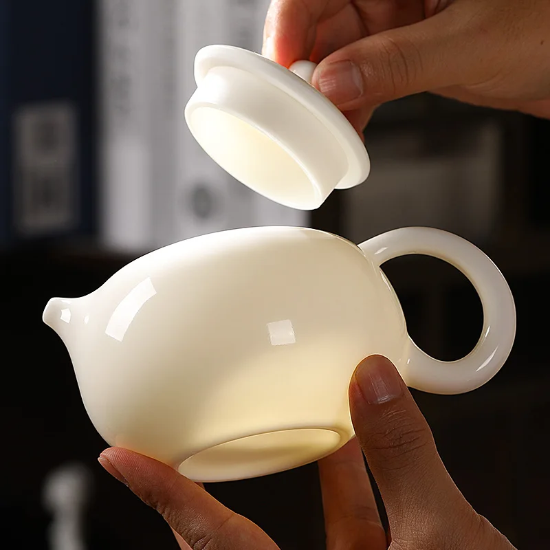 フル活用した節約生活のコツ｜ティーポットで実感するコスト削減と心のリズム