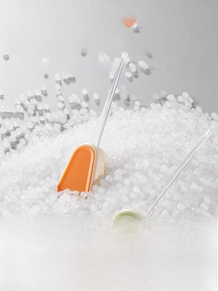 一人暮らしのテーブルに何を置くべき？防水・撥油のPVCマットが解決する悩みとは