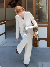 通勤スタイルの洗練されたスーツ【カジュアル・フレアパンツ・ベスト付き】（セットアップ対応）