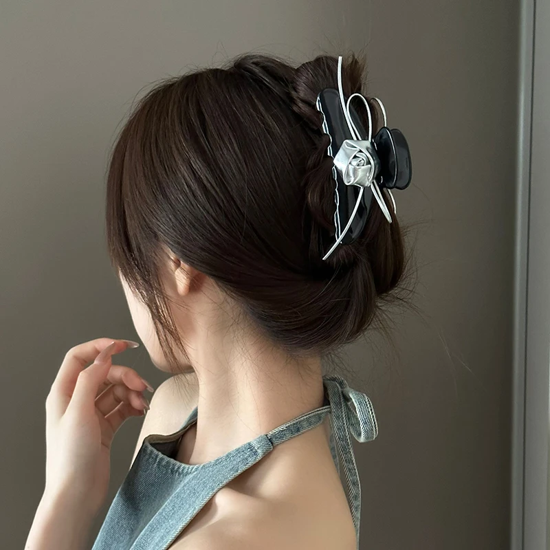 シルバー薔薇立体型ヘアクリップ【デザイナー仕様・リボン付き・バンスクリップ・後髪用】