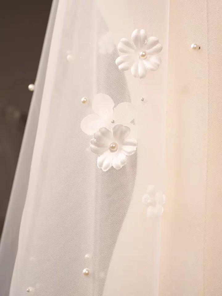 花びらデザインの花嫁用ベール【白・ロング・シャンパン色・トレイン付き・レトロスタイル】